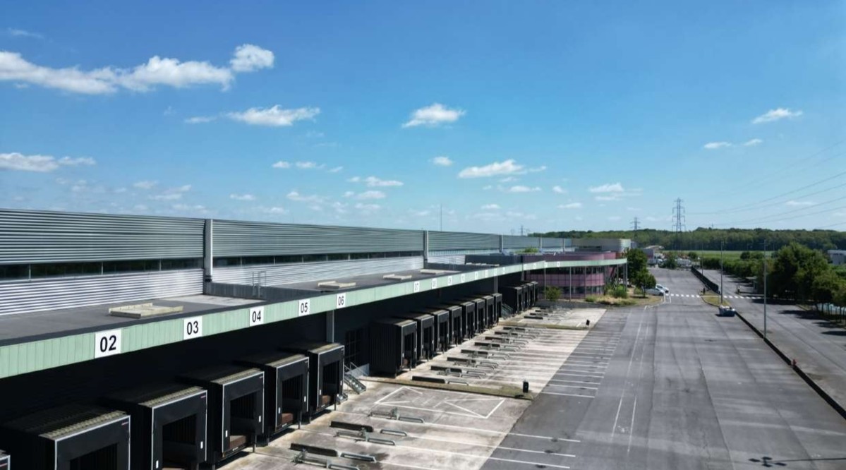 Entrepot R5e Tech Entrepôt Vert-Saint-Denis 37 806 m² | STORM Real Estate