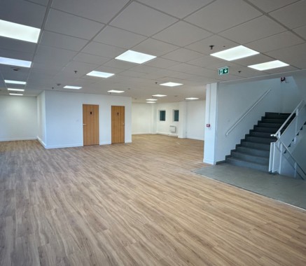 Entrepôt Combs-le-Ville 5 978 m²