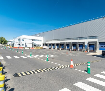 Entrepôt Combs-la-Ville 1 325 m²