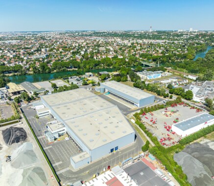 Entrepôt Combs-la-Ville 1 325 m²