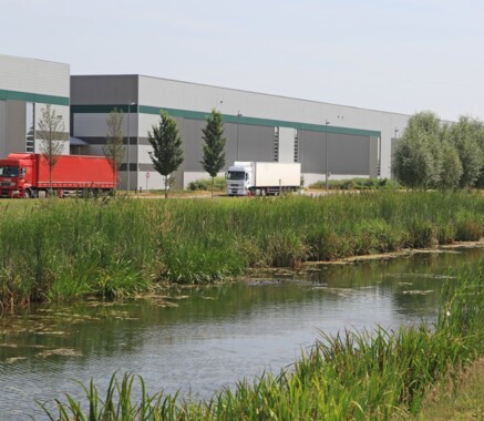 Entrepôt Combs-le-Ville 5 978 m²