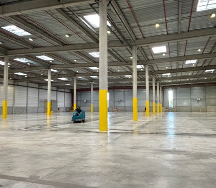 Entrepôt Combs-le-Ville 5 978 m²